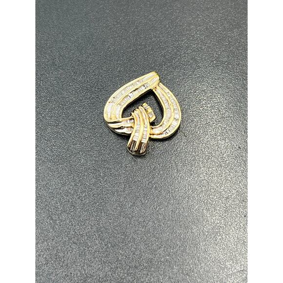 Designer Vintage 10k Yellow Gold .50
CTTW Baguette Diamond Heart Pendant - Picture 5 of 15